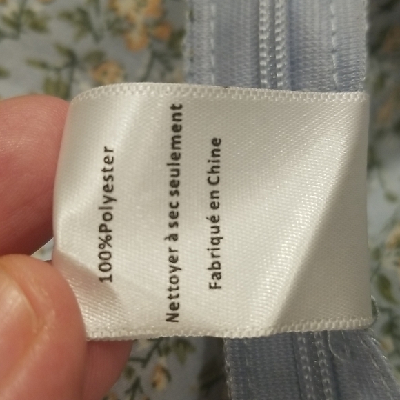 💕ASTR THE LABEL💕 Smocked Floral Print Top ~ Blue Peach Floral Medium M NWT - Picture 11 of 11